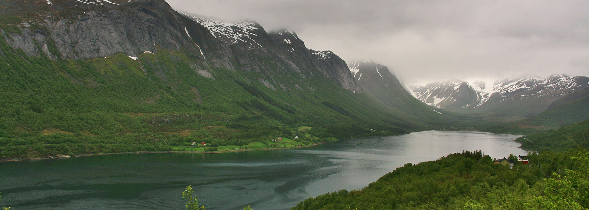 Wie ich auf einem Fjord  in Norwegen den Polarkreis überfuhr