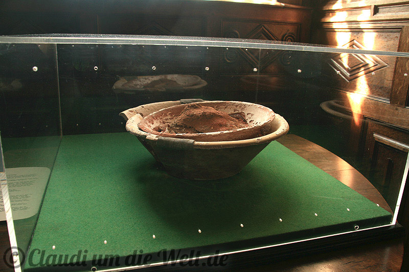 Fluchbelasteter weinender Stein