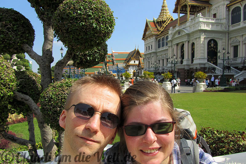Sonnenbrand-Gesichter am Königspalast von Bangkok