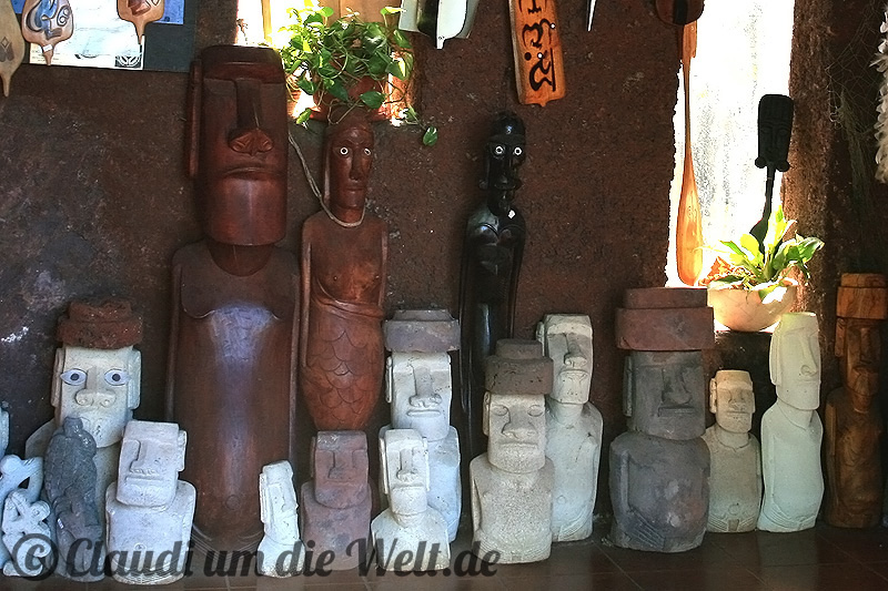 Moais in allen Größen