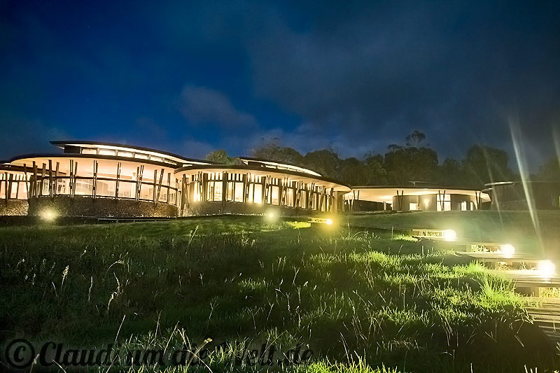 explora Hotel Rapa Nui abendlich erleuchtet explora Hotel Rapa Nui abendlich erleuchtet
