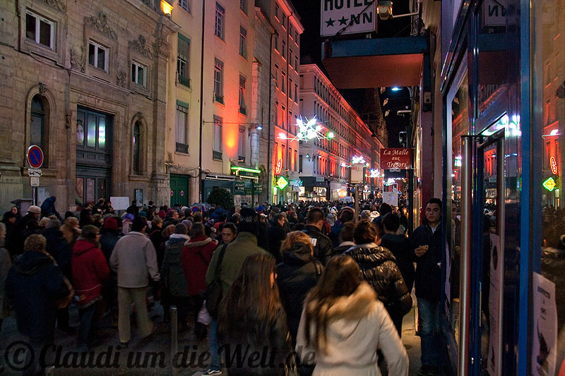 lyon-fete-des-lumieres-besucherstrom