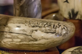 Scrimshaw-Motiv: Pinguine