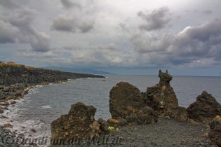 Lavaküste bei Madalena auf Pico.