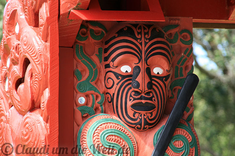 Maori-Schnitzerei in Whaitangi