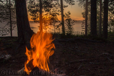Mittsommer und Lagerfeuer