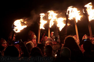 Uphellyaa 2015 Fototermin mit dem Jarl Squad