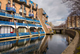 Schräge Häsuer - überall in Rotterdam