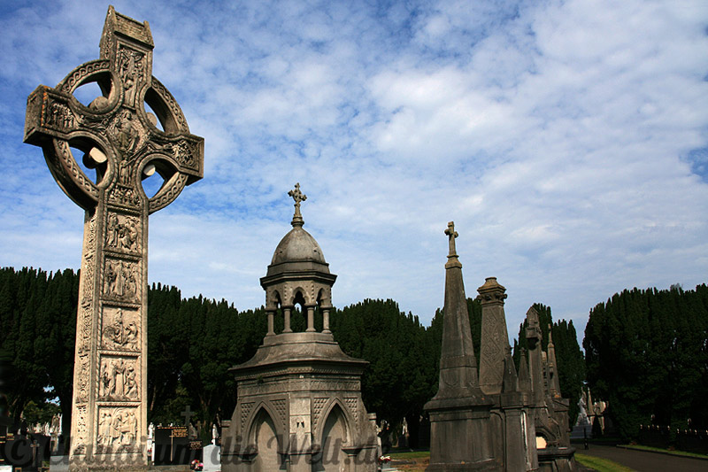 Keltenkreuze auf dem Friedhof von Dublin