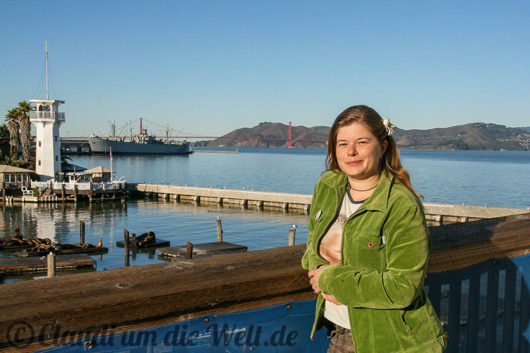 Mit Blümchen im Haar am Pier 39